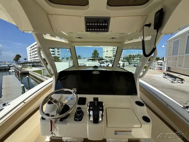 Slide: The Image of Scout 330 LXF 2022 - 95