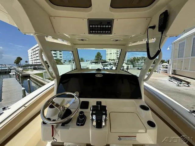 Slide: The Image of Scout 330 LXF 2022 - 96