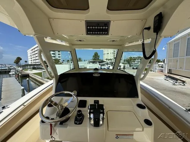 Slide: The Image of Scout 330 LXF 2022 - 97