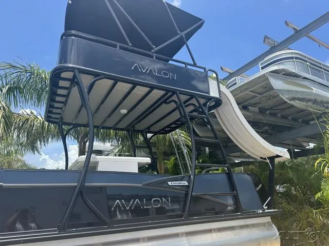 Slide: The Image of 2024 Avalon Catalina Entertainer Funship 27 FT pontoon boat with slide. - 3