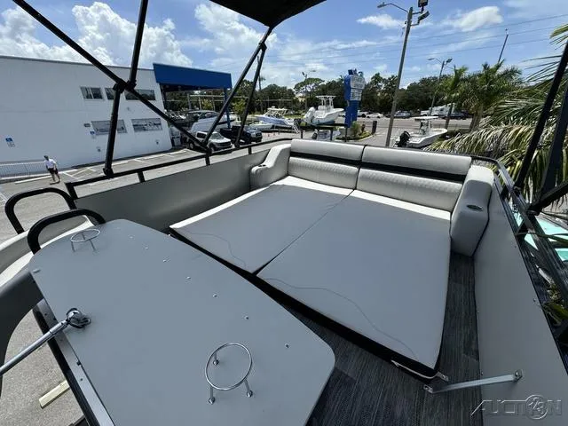 Slide: The Image of Avalon Catalina Entertainer Funship 27 FT 2025 - 58