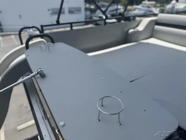 Slide: The Image of Avalon Catalina Entertainer Funship 27 FT 2025 - 59