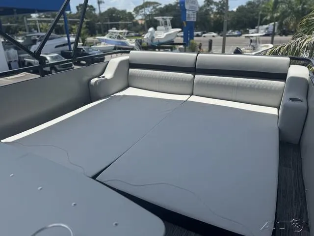 Slide: The Image of Avalon Catalina Entertainer Funship 27 FT 2025 - 60