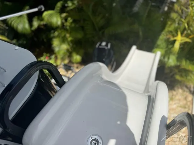 Slide: The Image of Avalon Catalina Entertainer Funship 27 FT 2025 - 63