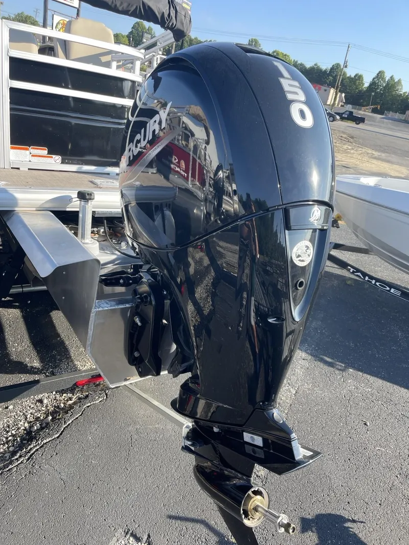 Slide: The Image of 2024 Sun Tracker Sportfish 24 XP3 with Mercury outboard motor. - 3