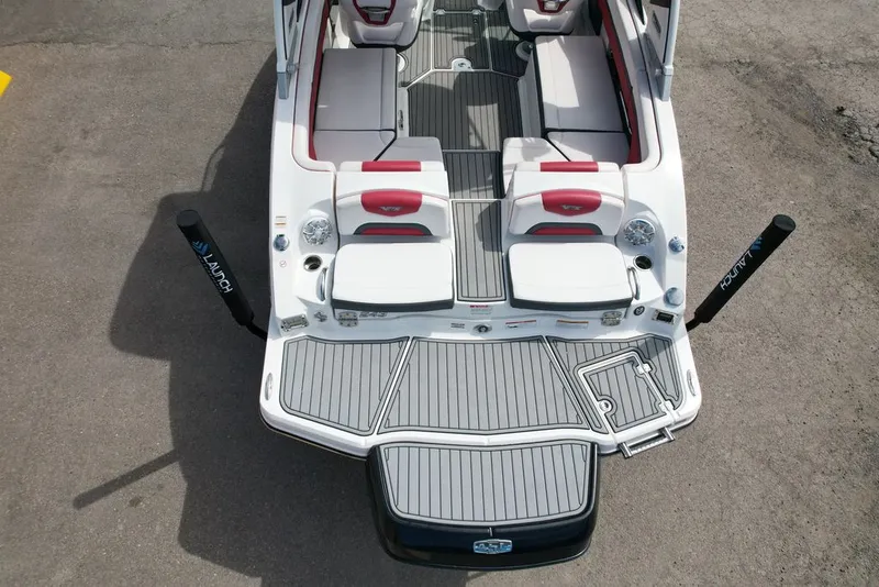 Slide: The Image of Chaparral 2430 VRX Surf 2019 - 6