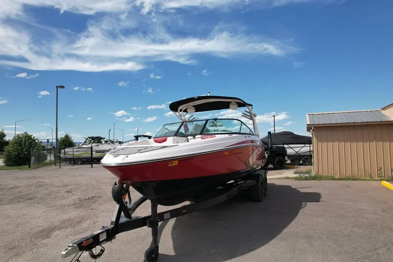 Slide: The Image of Chaparral 2430 VRX Surf 2019 - 2