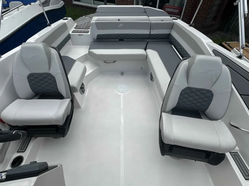 Slide: The Image of Starcraft SVX 230 IO 2025 - 12