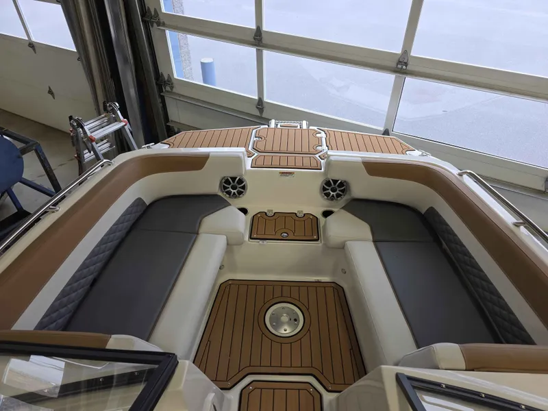 Slide: The Image of Starcraft SVX 210 IO 2025 - 21