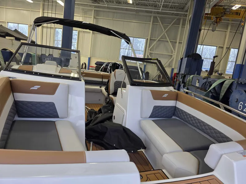 Slide: The Image of Starcraft SVX 210 IO 2025 - 30