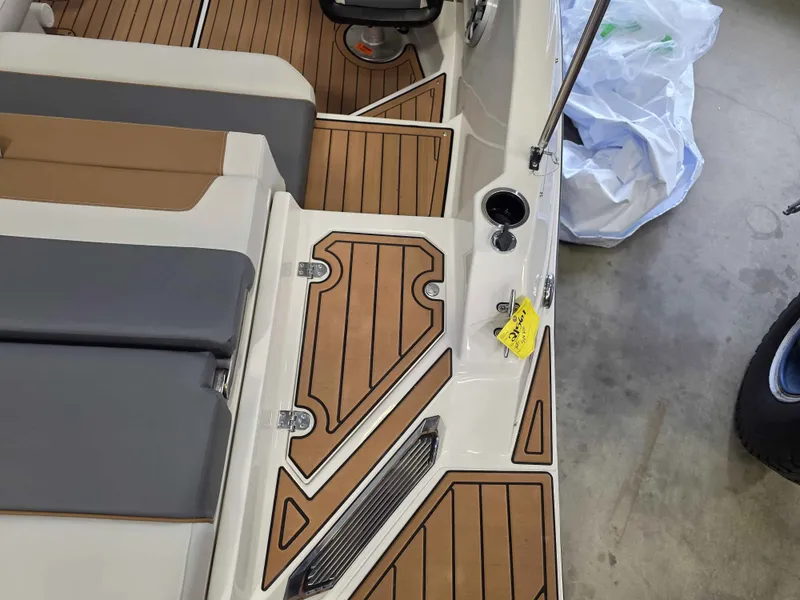 Slide: The Image of Starcraft SVX 210 IO 2025 - 6