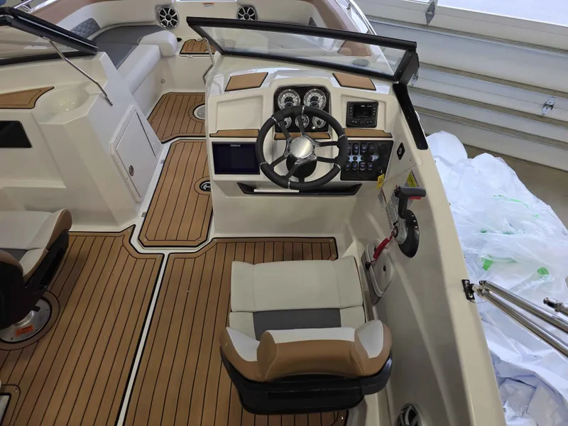 Slide: The Image of Starcraft SVX 210 IO 2025 - 8