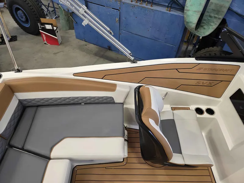 Slide: The Image of Starcraft SVX 210 IO 2025 - 9