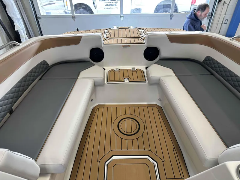 Slide: The Image of Starcraft SVX 211 OB 2025 - 10