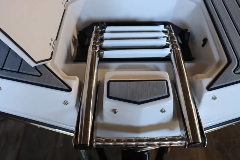 Slide: The Image of Starcraft SVX 211 OB 2025 - 17