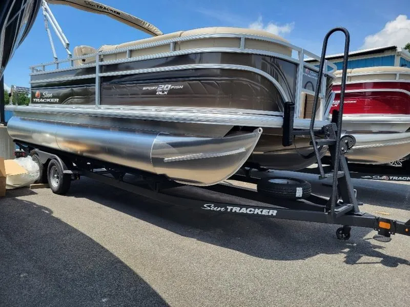 Slide: The Image of 2025 Sun Tracker SF 20 DLX pontoon boat on trailer, side view. - 4