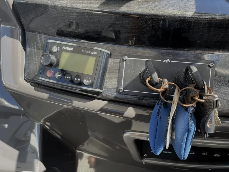 Slide: The Image of Monterey 345 Sport Yacht 2020 - 51