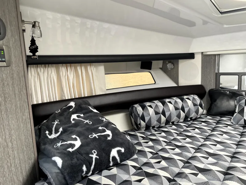 Slide: The Image of Monterey 345 Sport Yacht 2020 - 58