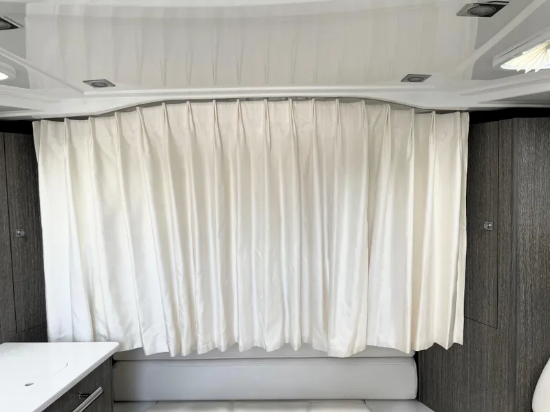 Slide: The Image of Monterey 345 Sport Yacht 2020 - 60