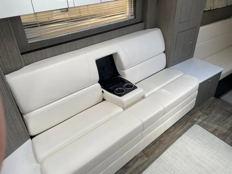 Slide: The Image of Monterey 345 Sport Yacht 2020 - 64