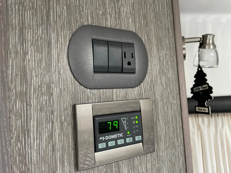 Slide: The Image of Monterey 345 Sport Yacht 2020 - 66