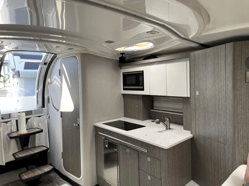 Slide: The Image of Monterey 345 Sport Yacht 2020 - 67