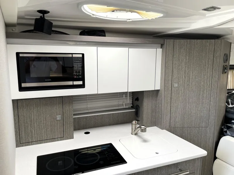 Slide: The Image of Monterey 345 Sport Yacht 2020 - 68