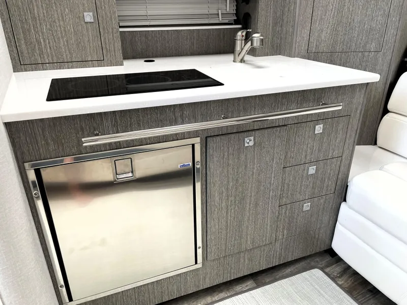 Slide: The Image of Monterey 345 Sport Yacht 2020 - 69