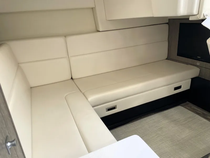 Slide: The Image of Monterey 345 Sport Yacht 2020 - 74