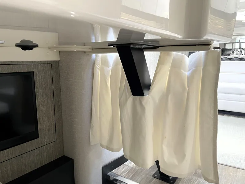 Slide: The Image of Monterey 345 Sport Yacht 2020 - 77