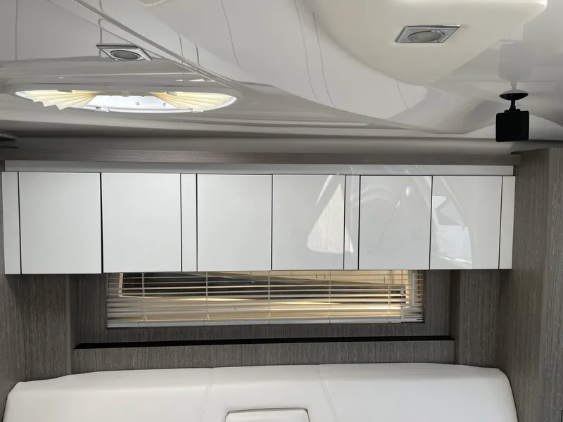 Slide: The Image of Monterey 345 Sport Yacht 2020 - 79