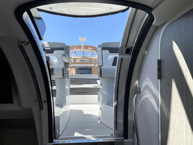 Slide: The Image of Monterey 345 Sport Yacht 2020 - 80