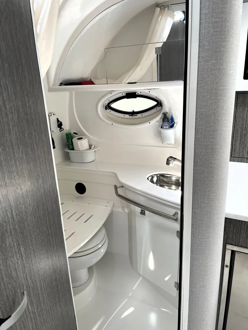 Slide: The Image of Monterey 345 Sport Yacht 2020 - 82