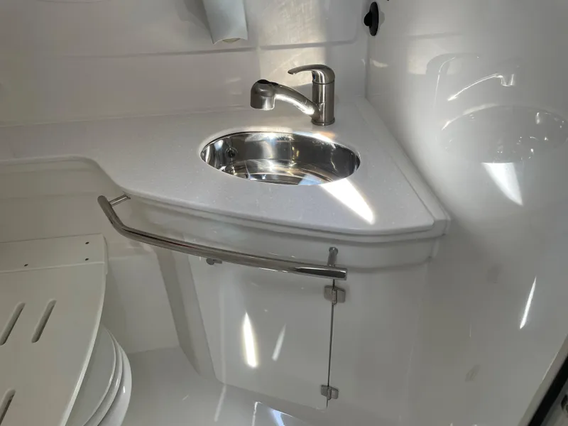 Slide: The Image of Monterey 345 Sport Yacht 2020 - 84