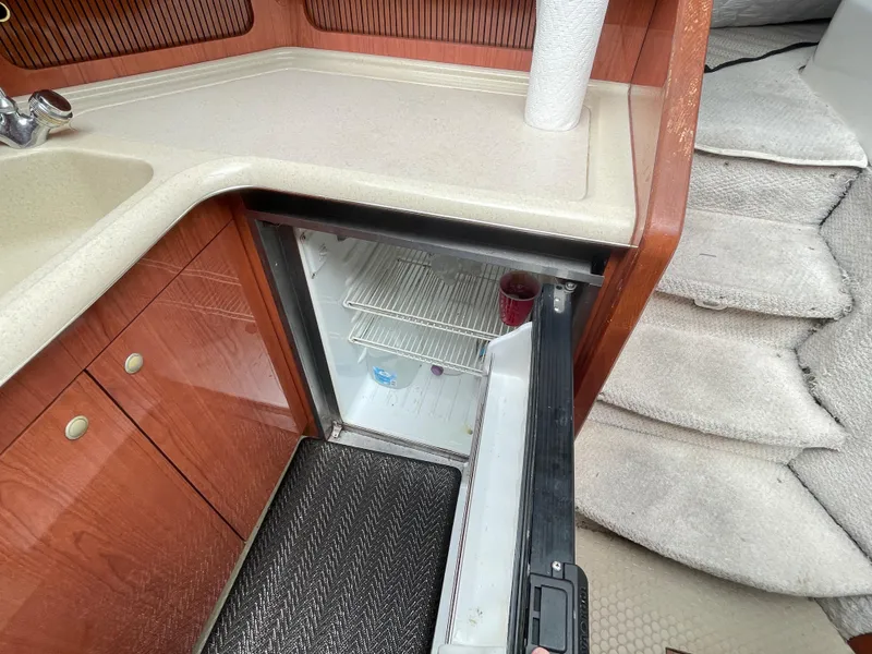 Slide: The Image of Sea Ray 420 Aft Cabin 1998 - 63