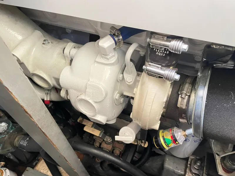 Slide: The Image of Sea Ray 420 Aft Cabin 1998 - 86