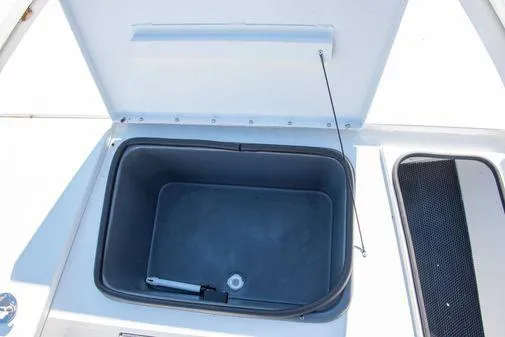 Slide: The Image of 2024 Avid 21 FSX boat storage compartment. - 15