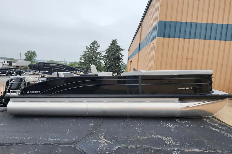 Slide: The Image of Harris 230 CRUISER 2025 - 0