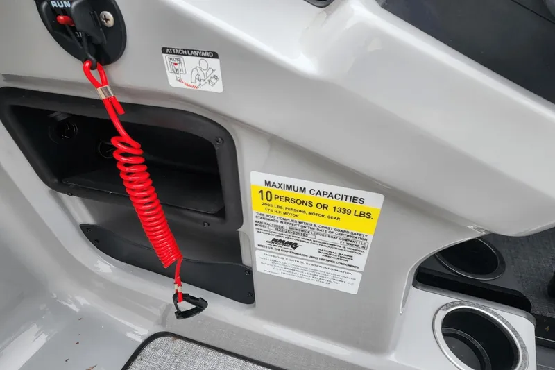 Slide: The Image of Harris 230 CRUISER 2025 - 10