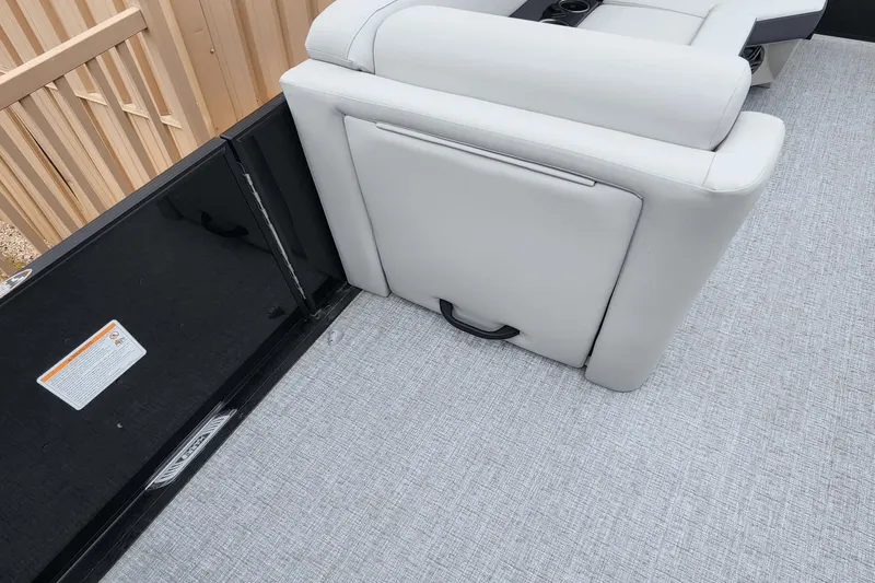 Slide: The Image of Harris 230 CRUISER 2025 - 14