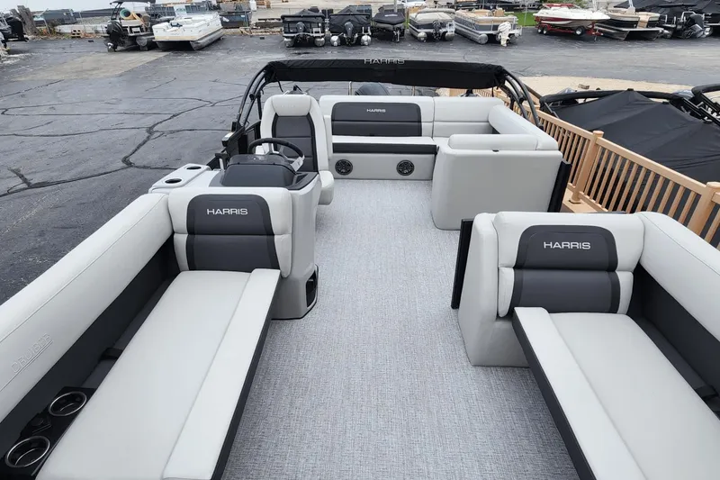 Slide: The Image of Harris 230 CRUISER 2025 - 3