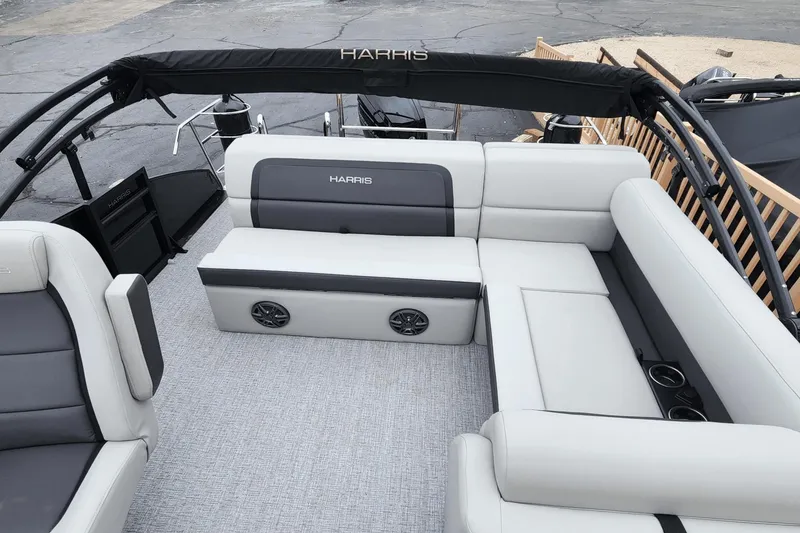 Slide: The Image of Harris 230 CRUISER 2025 - 5