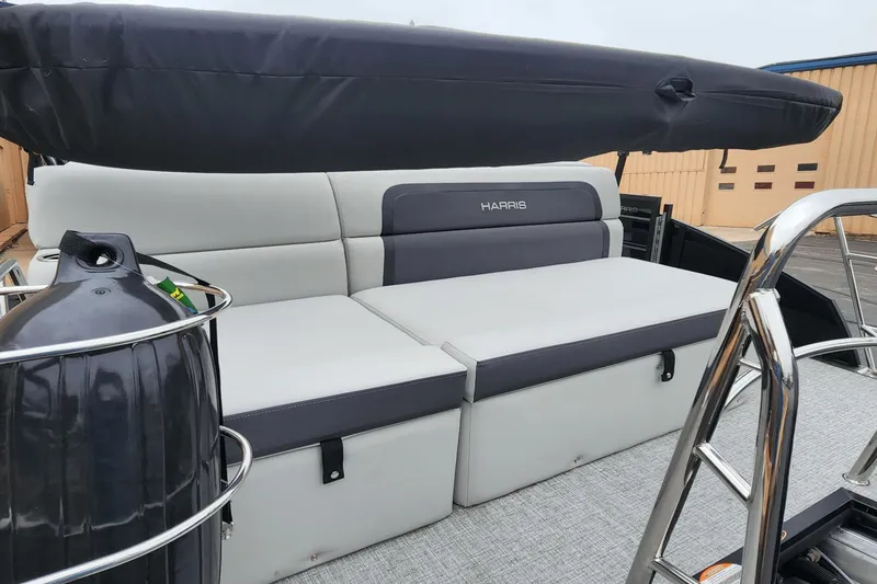 Slide: The Image of Harris 230 CRUISER 2025 - 6