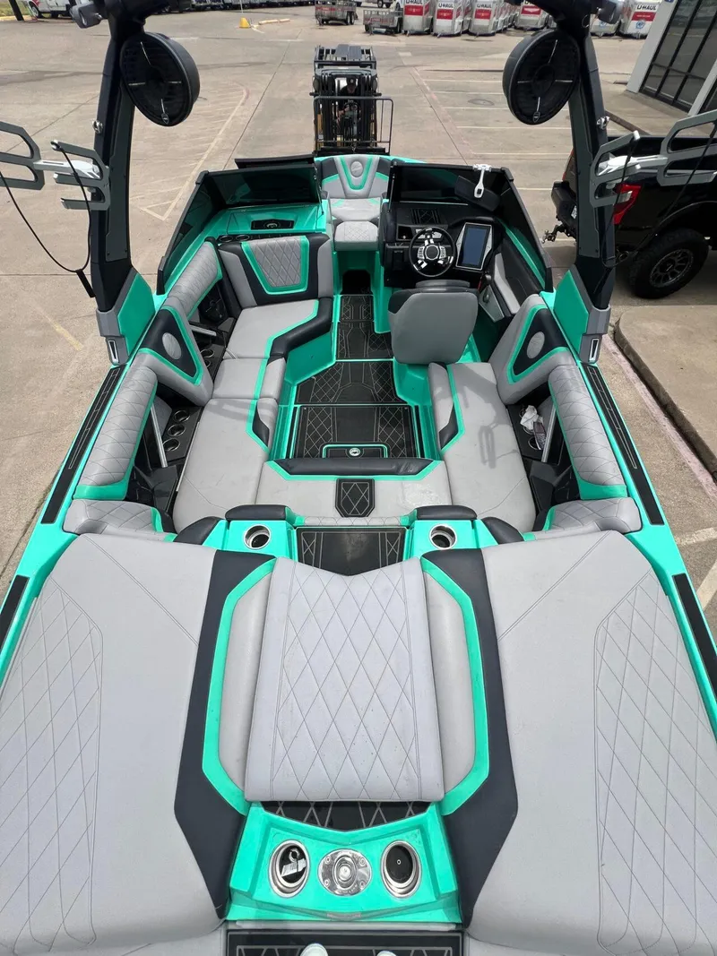 Slide: The Image of Tigé 21ZX 2020 - 15