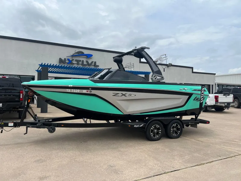 Slide: The Image of Tigé 21ZX 2020 - 3