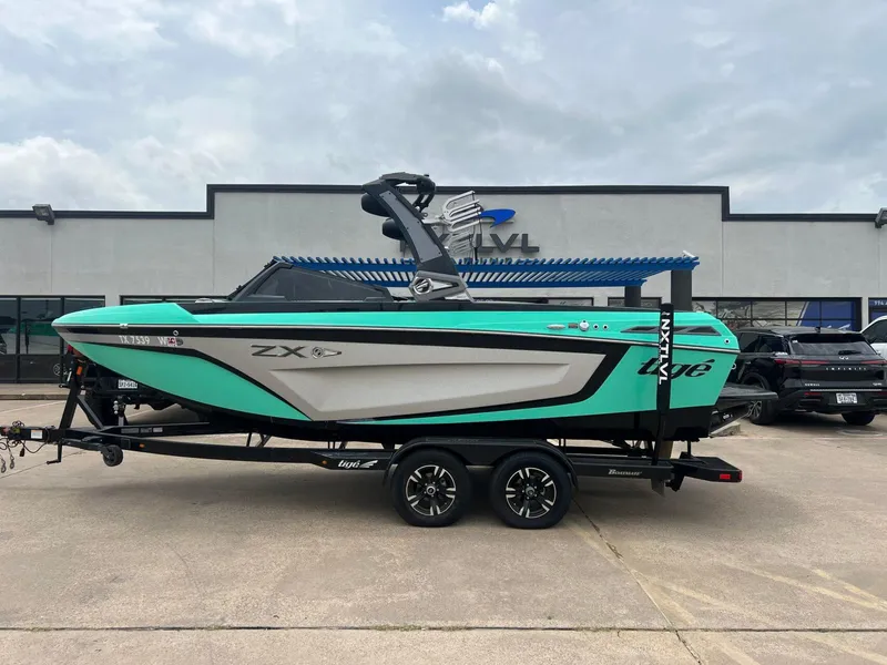 Slide: The Image of Tigé 21ZX 2020 - 4