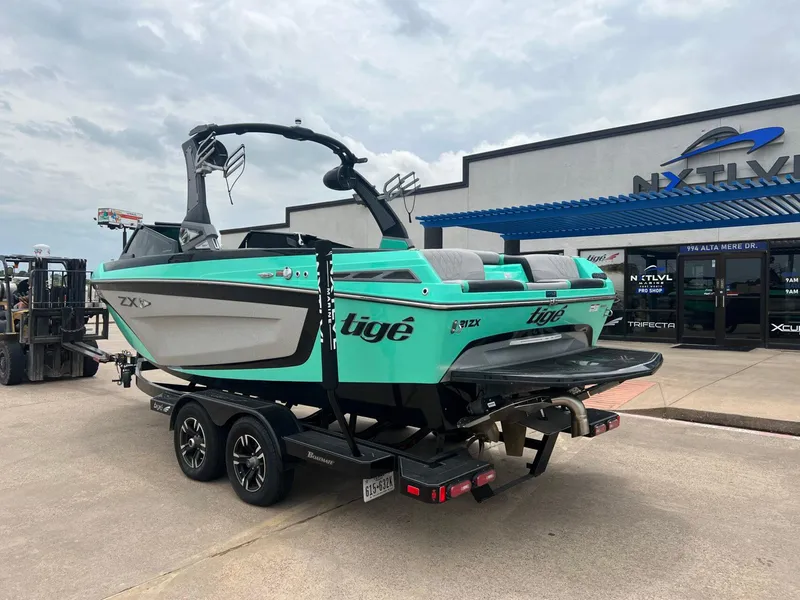 Slide: The Image of Tigé 21ZX 2020 - 5