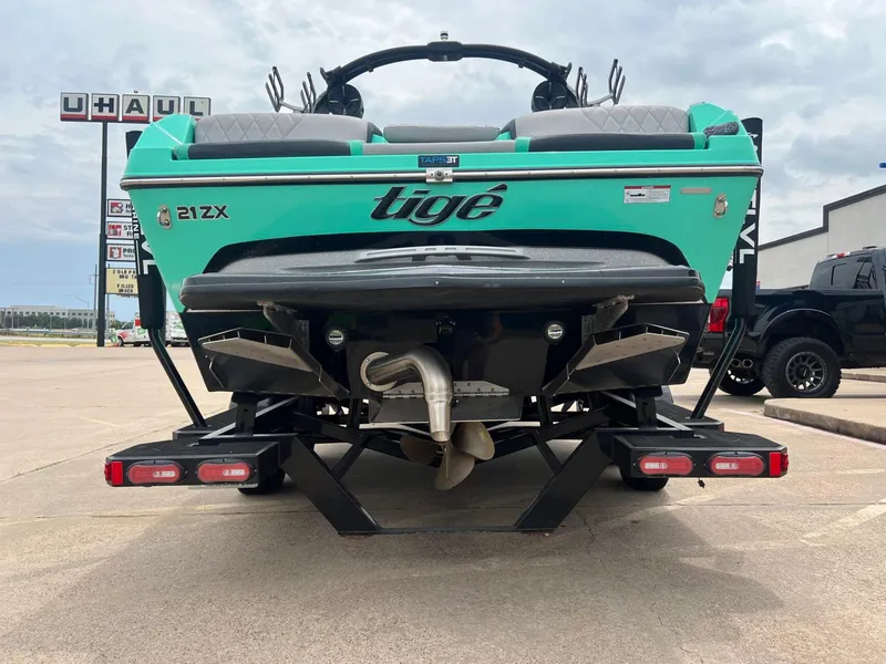 Slide: The Image of Tigé 21ZX 2020 - 6