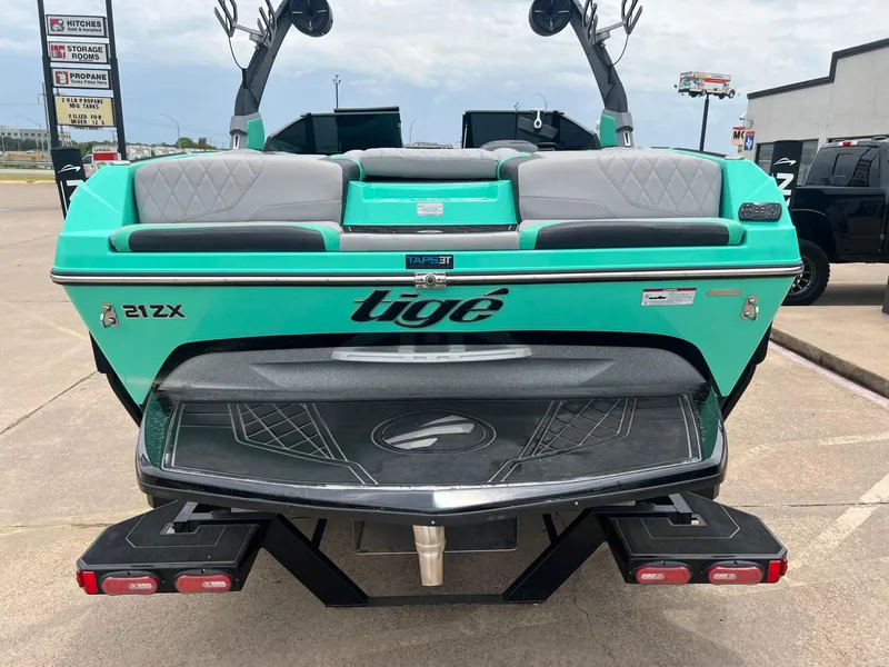 Slide: The Image of Tigé 21ZX 2020 - 7