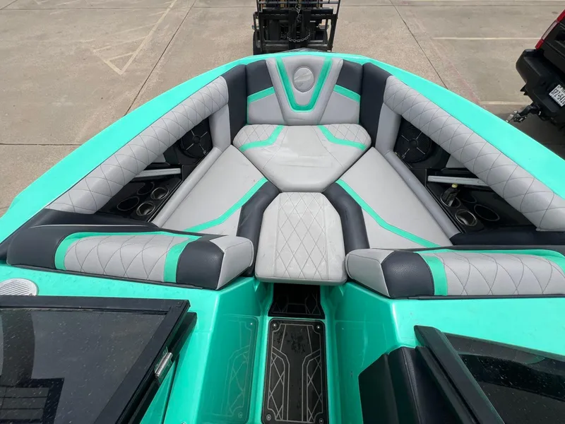 Slide: The Image of Tigé 21ZX 2020 - 8